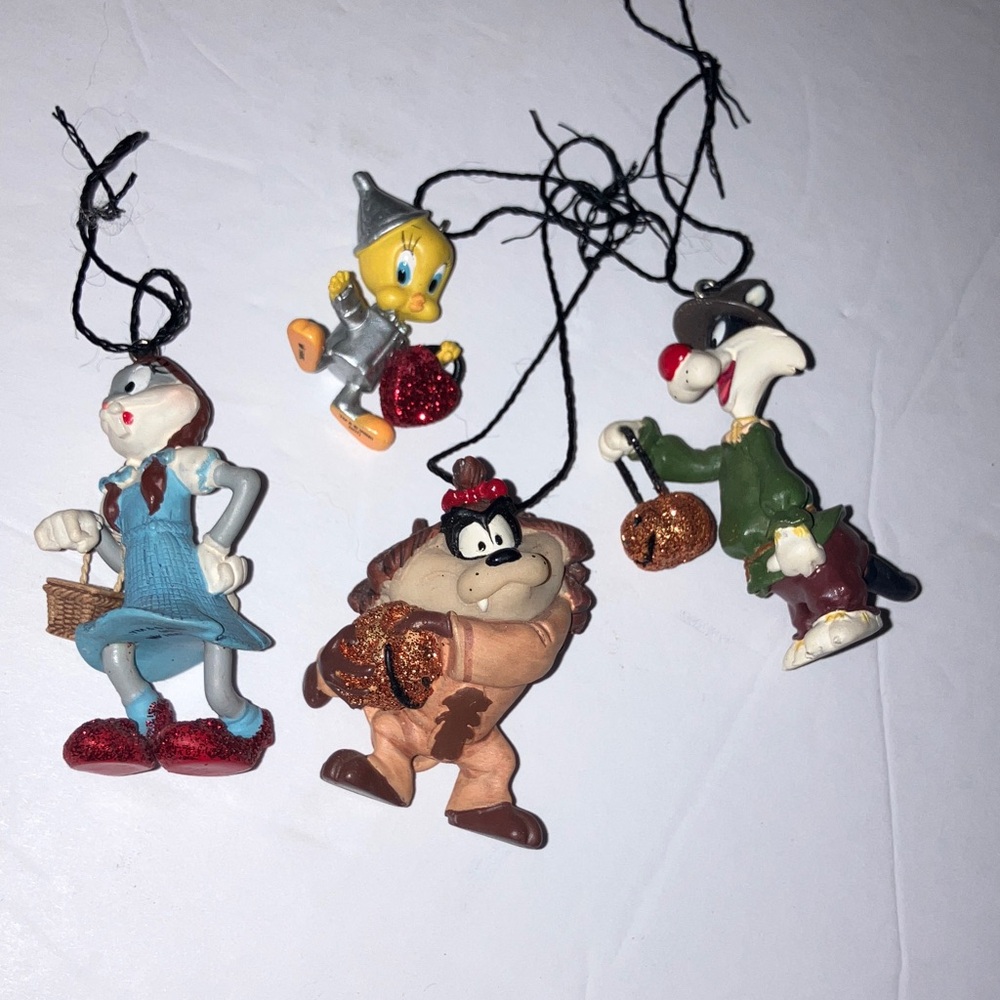 Looney Tunes‎ Hallmark Trick or Treating in Oz Looney Tunes Miniature Ornaments